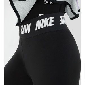 SOLD——-FULL LENGTH NIKE SPORTSWEAR CLUB LEGGINGS